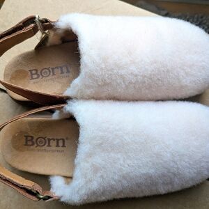 Born Kat Sling Back Natural Shearling (Tan) Slippers Size 7